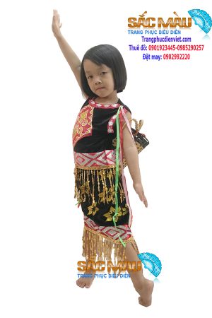 trang-phuc-tay-nguyen-be-gai