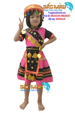 trang-phuc-dan-toc-meo-be-gai
